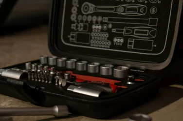 Herramientas que nunca deben faltar en tu coche