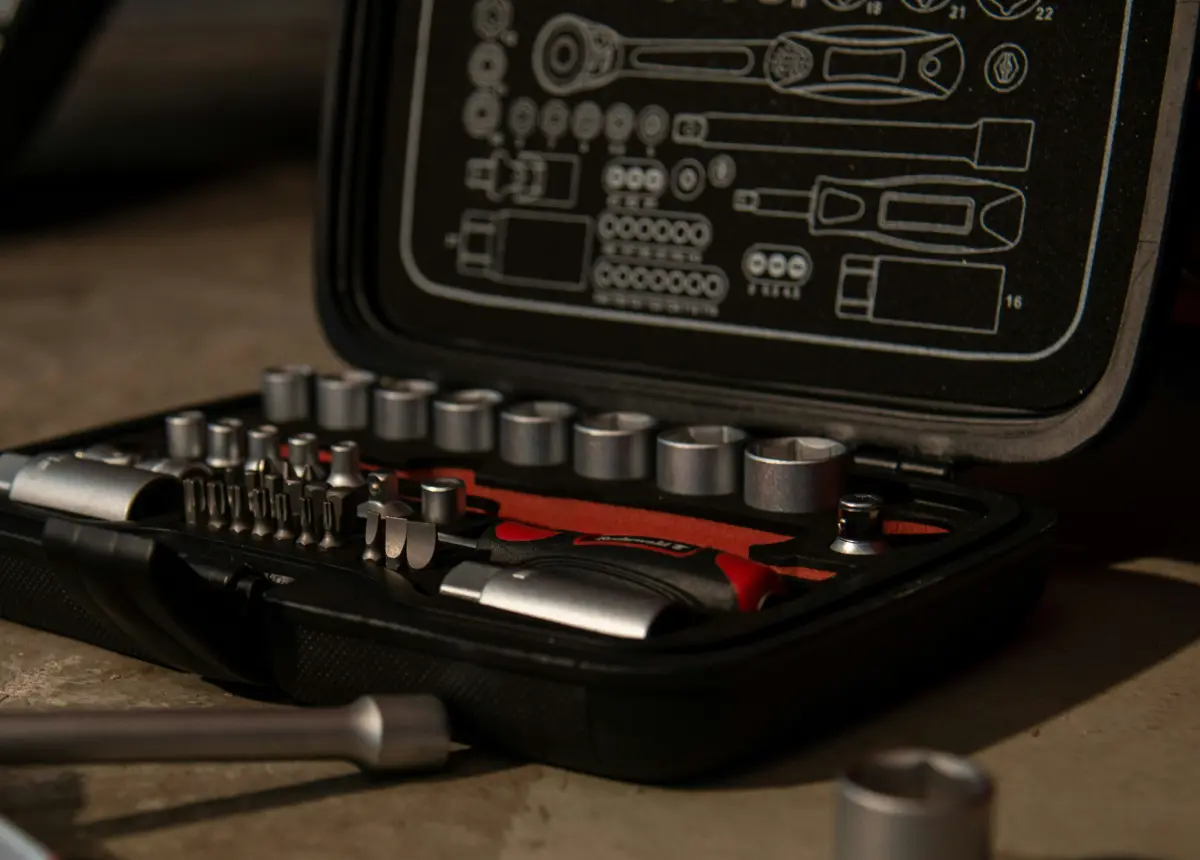 Herramientas que nunca deben faltar en tu coche